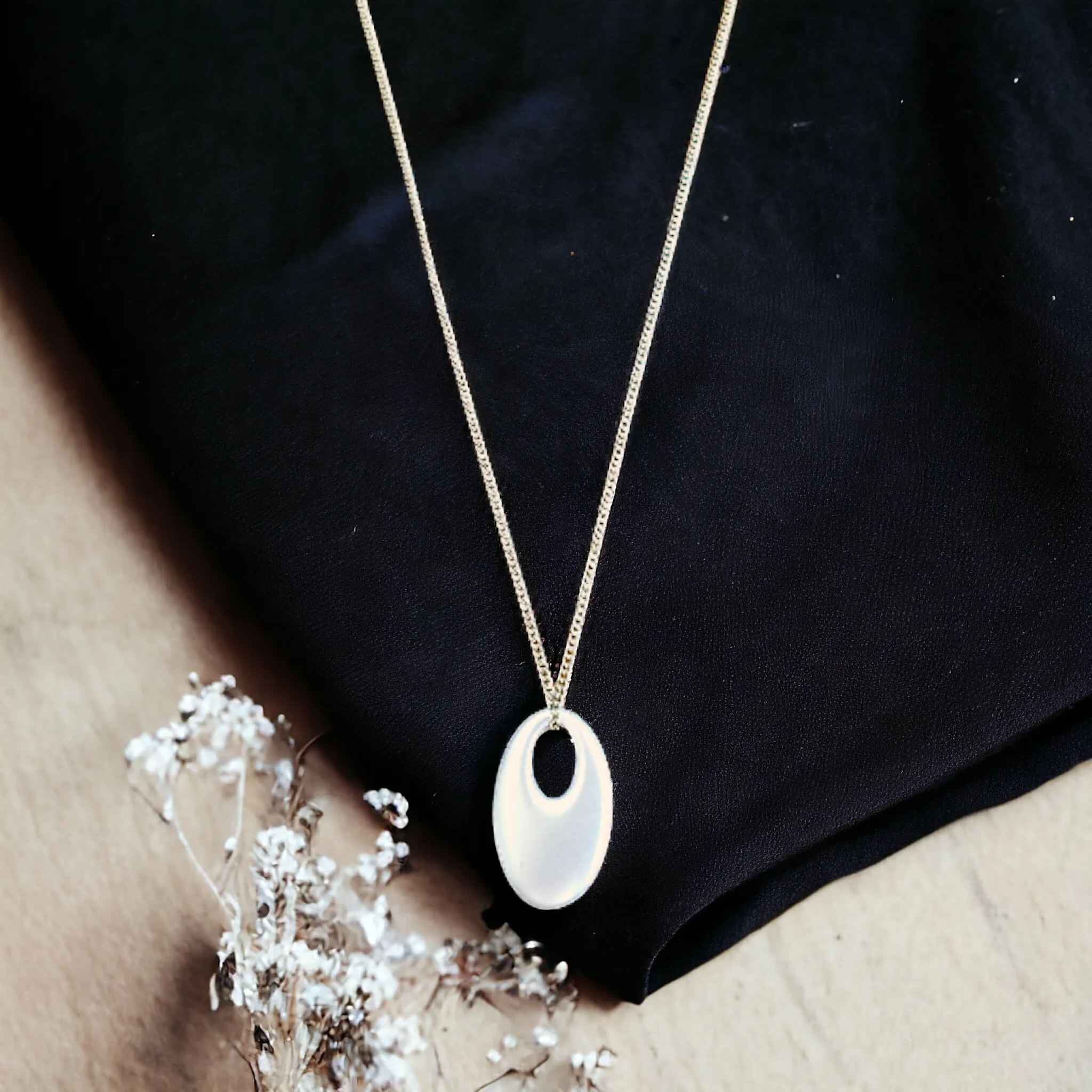 LUCKY BRAND Long Oval Pendant Necklace
